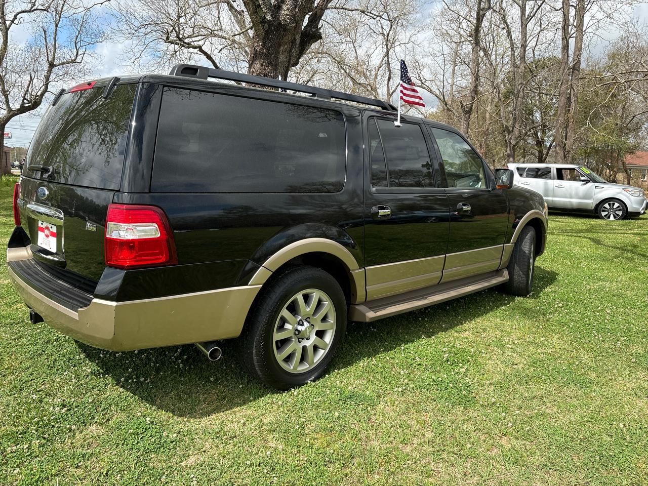 Ford Expedition EL XLT 2011