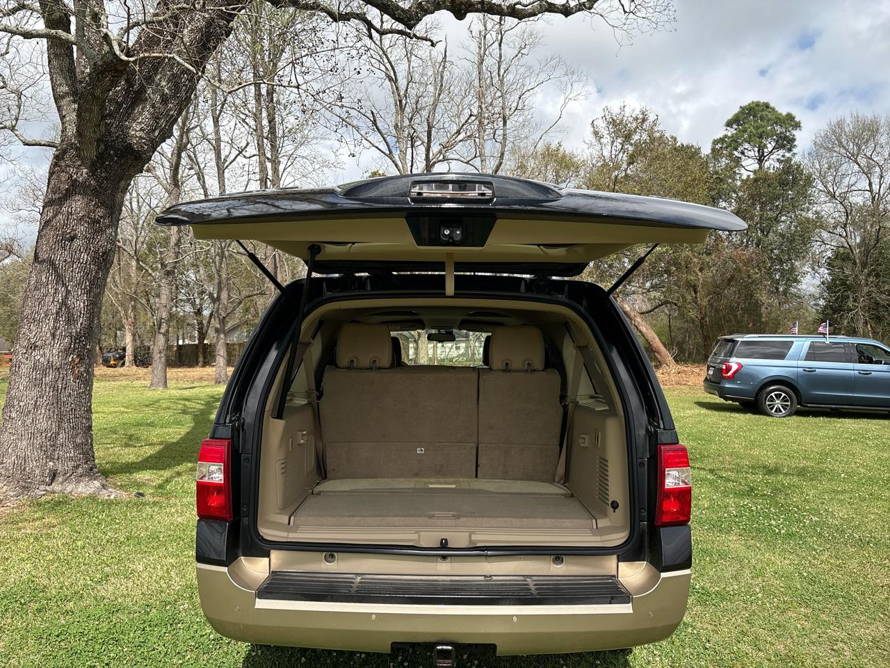 Ford Expedition EL XLT 2011