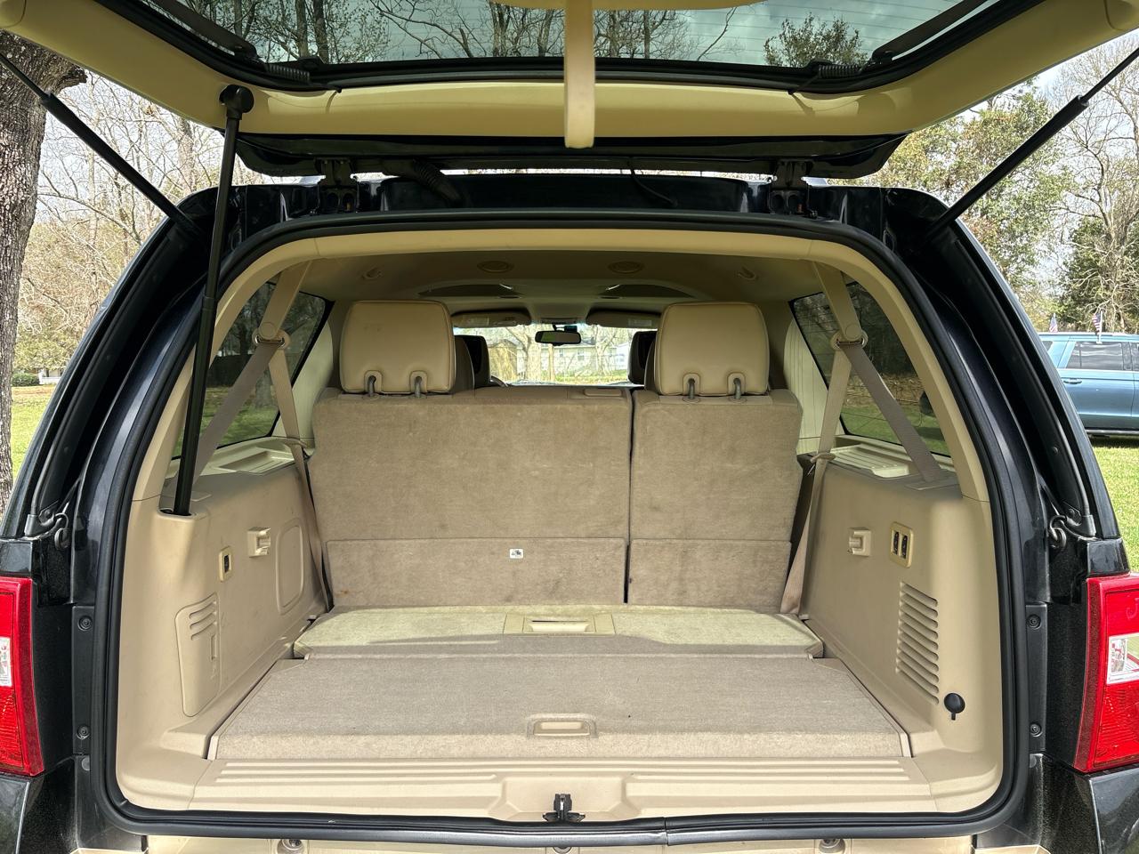 Ford Expedition EL XLT 2011