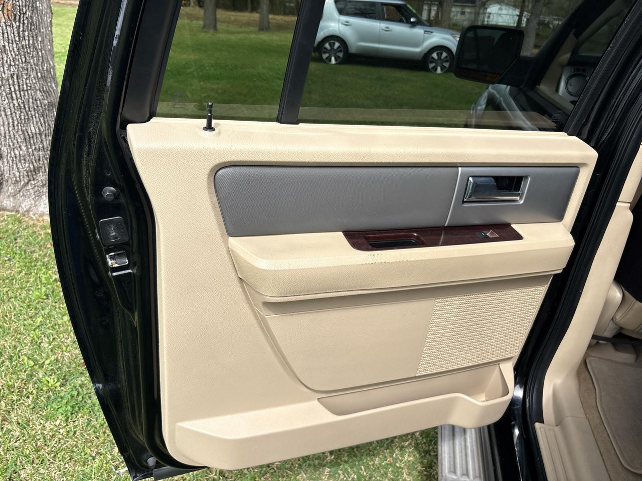 Ford Expedition EL XLT 2011