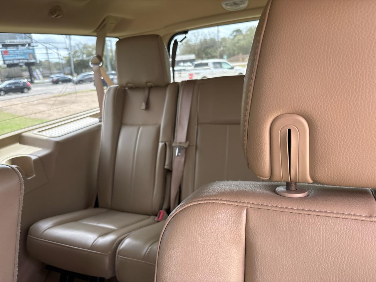 Ford Expedition EL XLT 2011