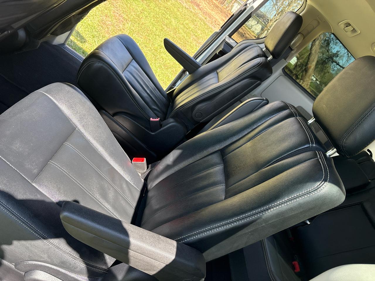 Chrysler Town & Country Touring 2016