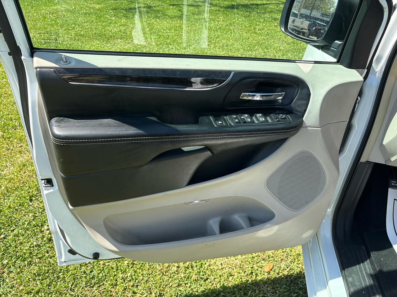 Chrysler Town & Country Touring 2016