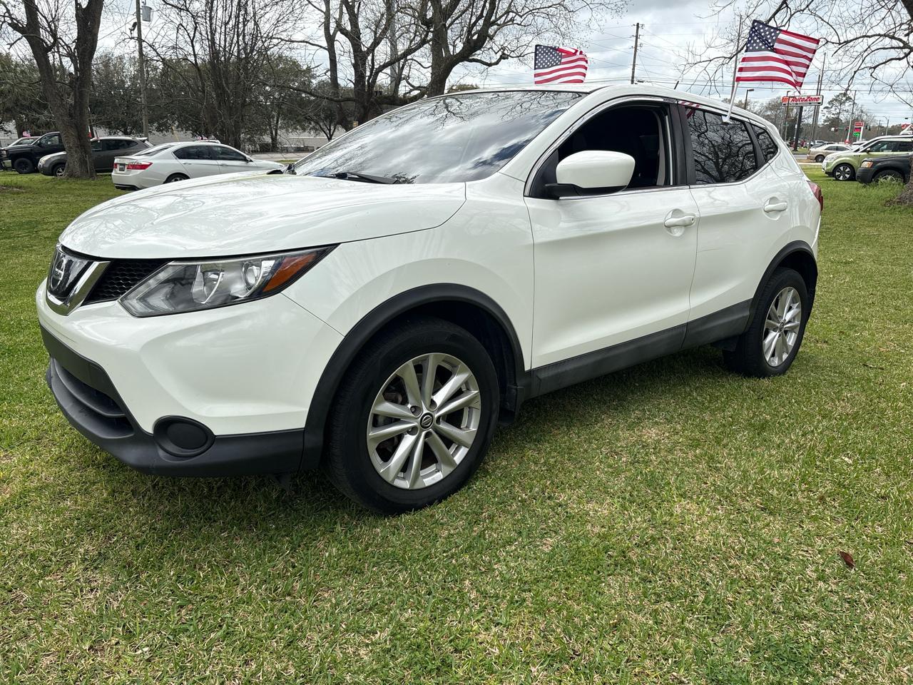 Nissan Rogue Sport S 2019