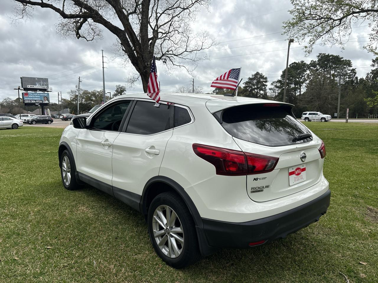 Nissan Rogue Sport S 2019