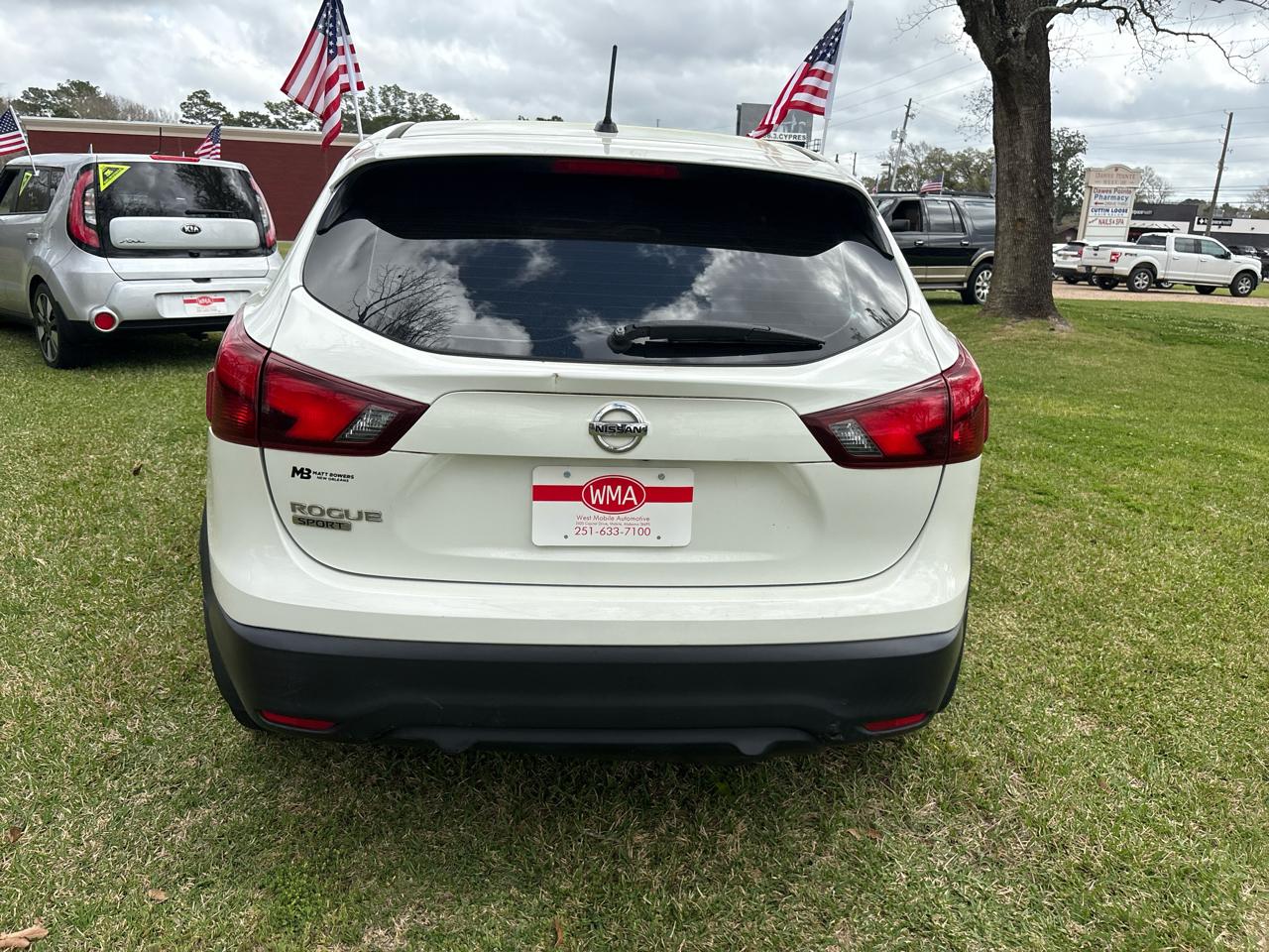 Nissan Rogue Sport S 2019