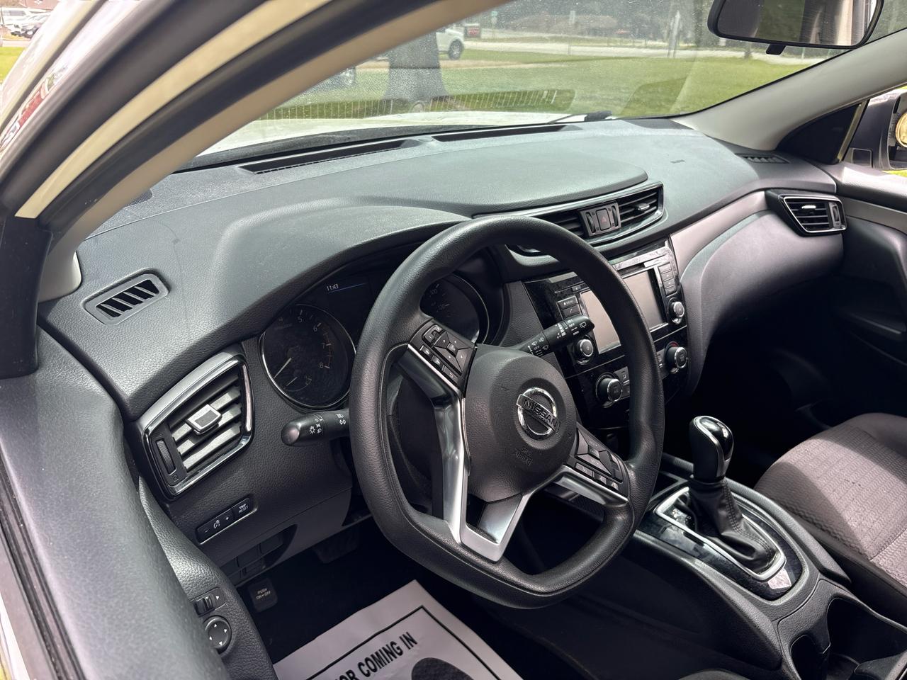 Nissan Rogue Sport S 2019