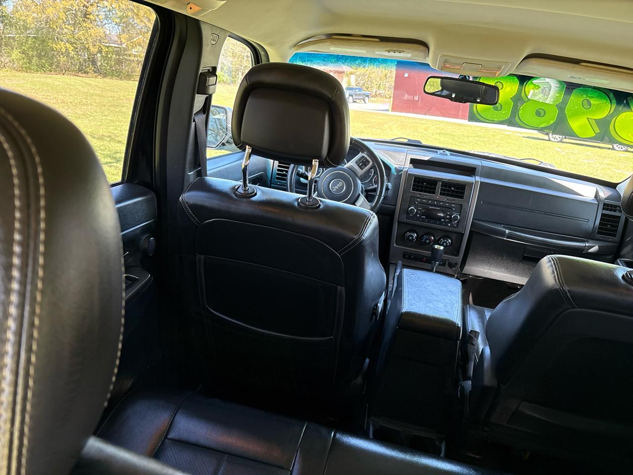 Jeep Liberty Limited 2WD 2012