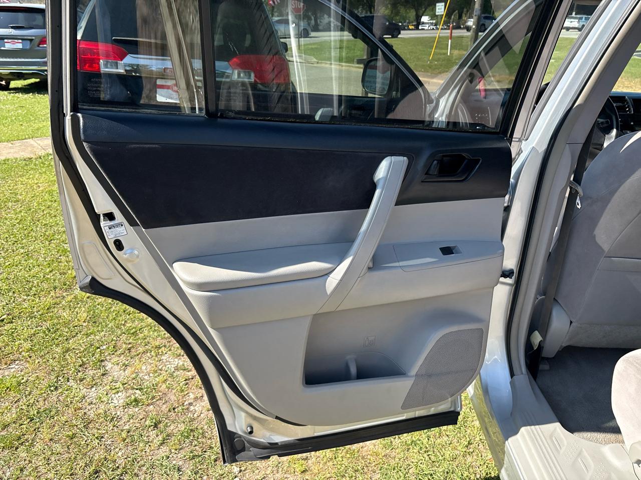 Toyota Highlander FWD 4dr I4 (Natl) 2008