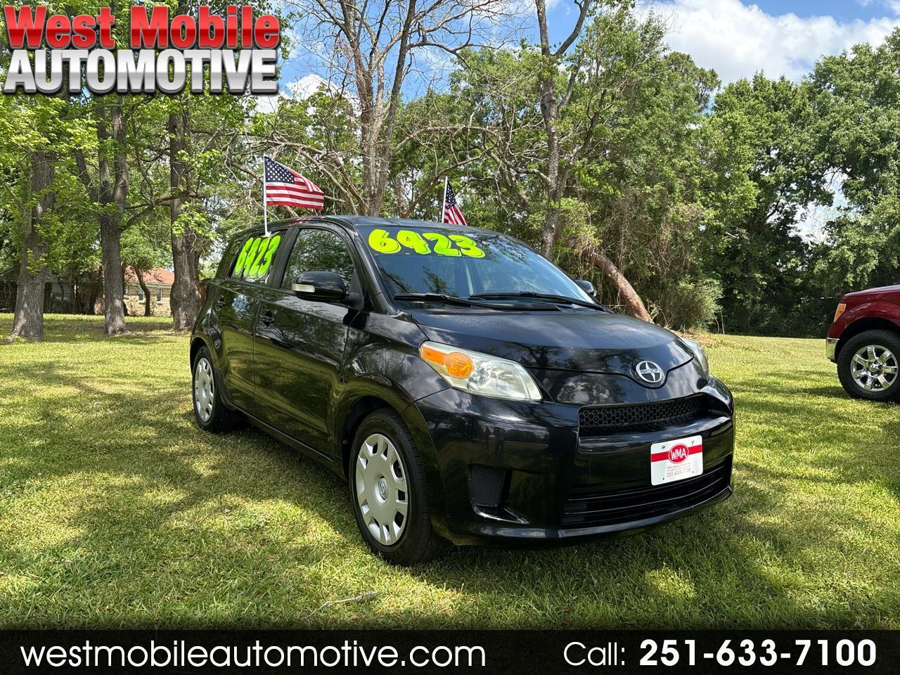 Scion xD 5-Door Hatchback 4-Spd AT 2011