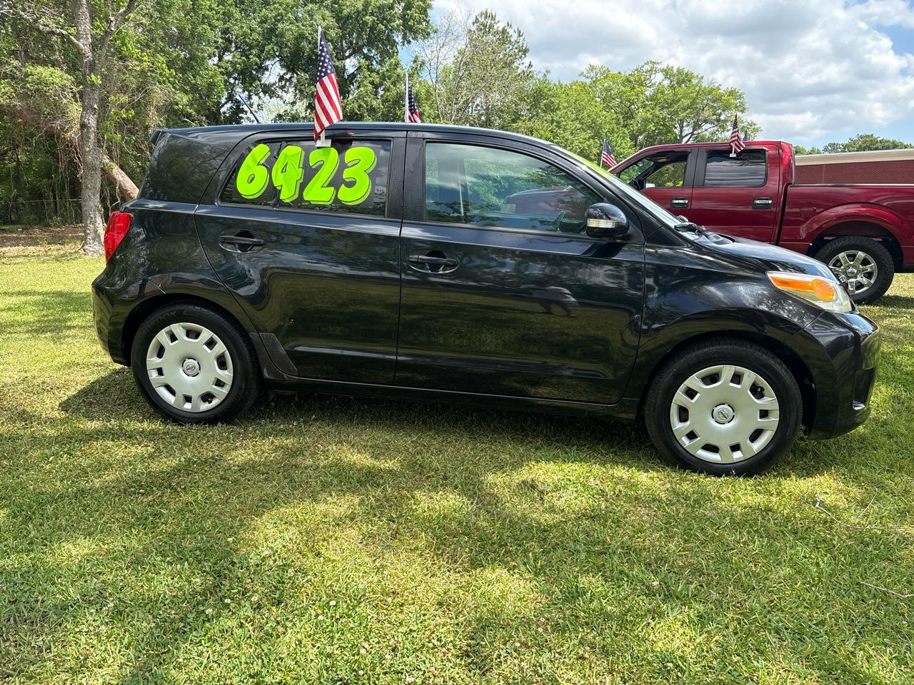 Scion xD 5-Door Hatchback 4-Spd AT 2011