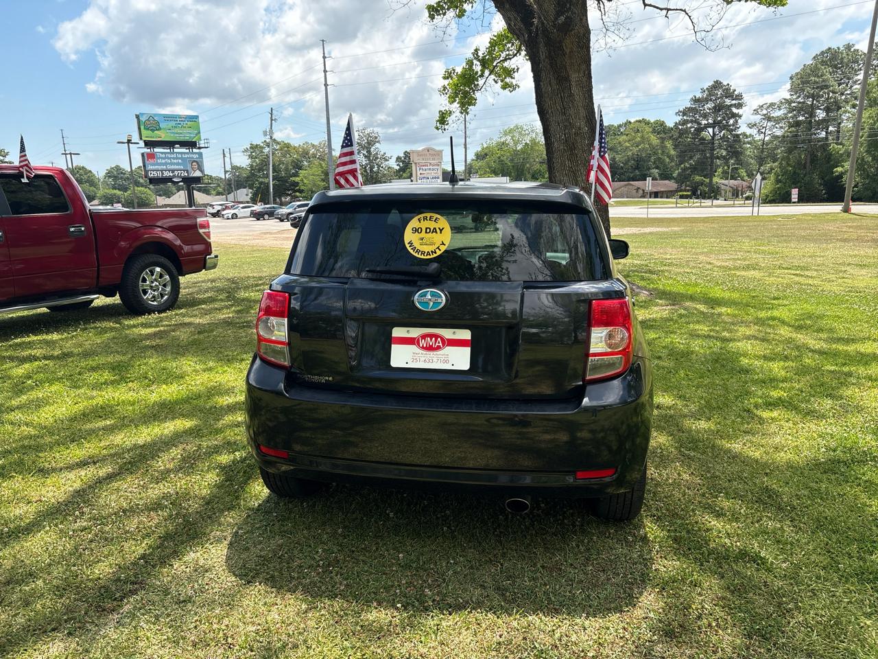 Scion xD 5-Door Hatchback 4-Spd AT 2011