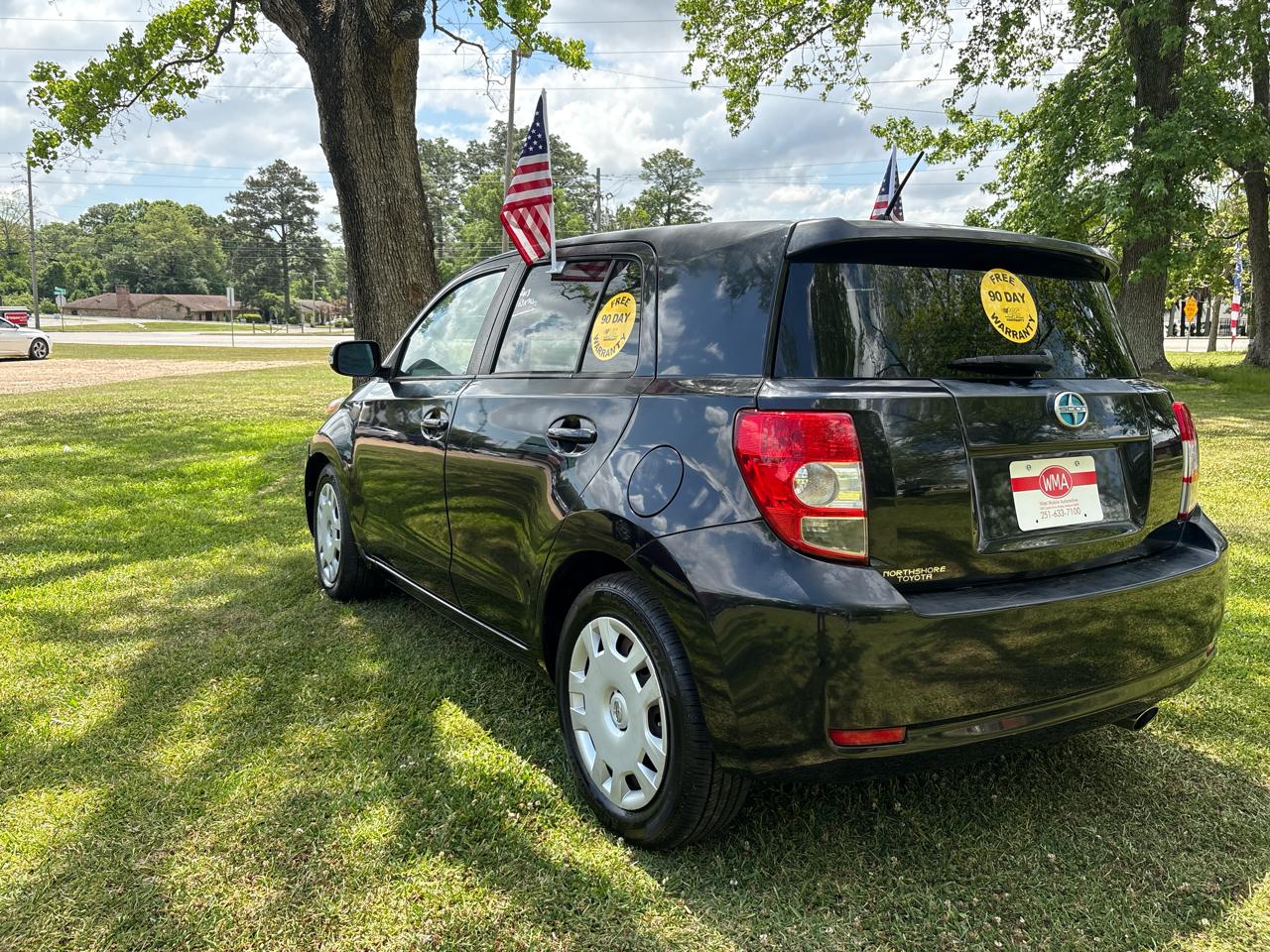 Scion xD 5-Door Hatchback 4-Spd AT 2011