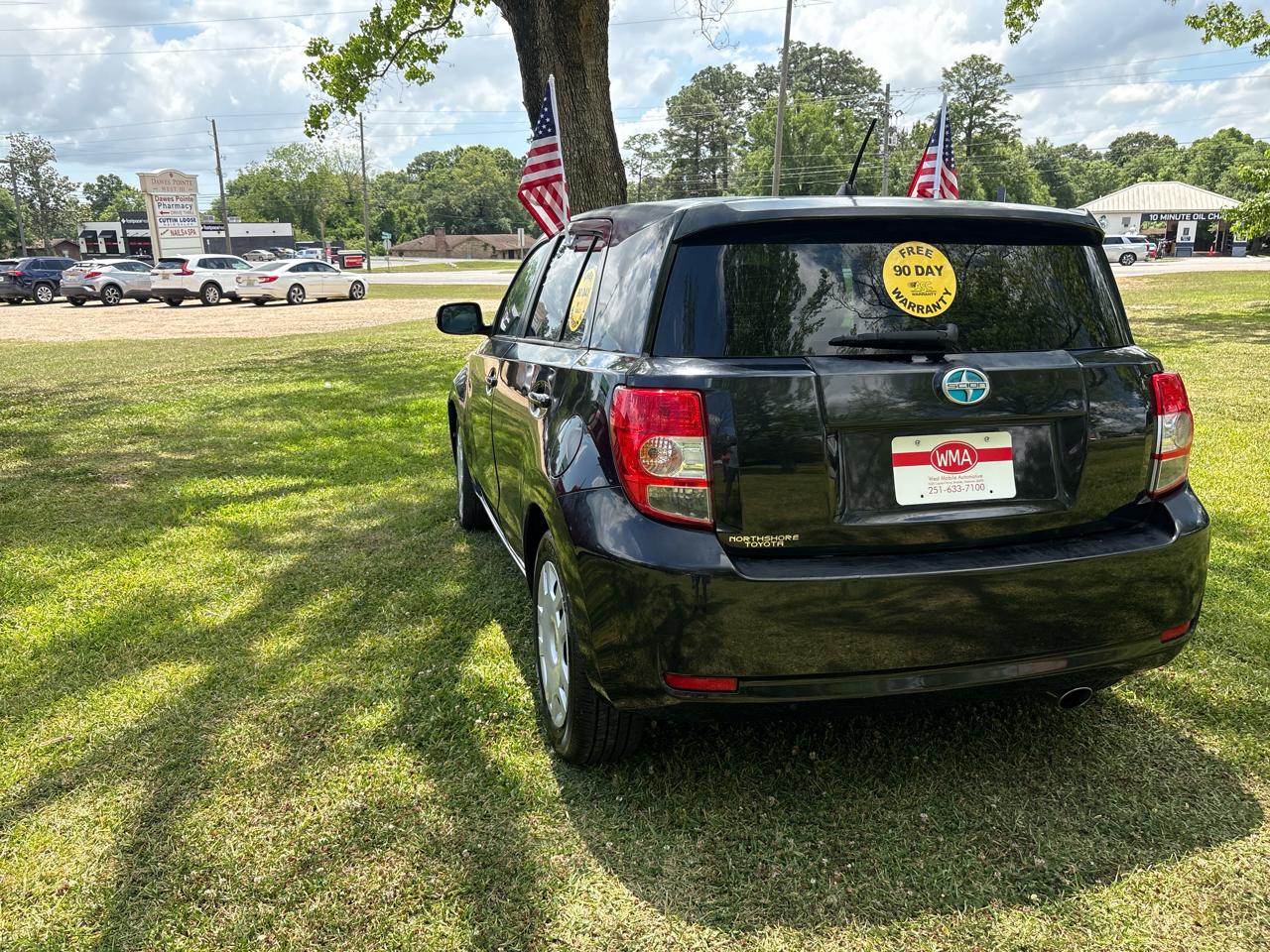Scion xD 5-Door Hatchback 4-Spd AT 2011