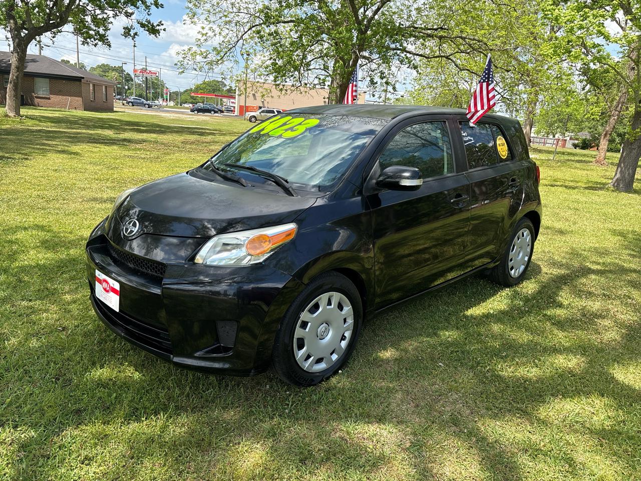 Scion xD 5-Door Hatchback 4-Spd AT 2011