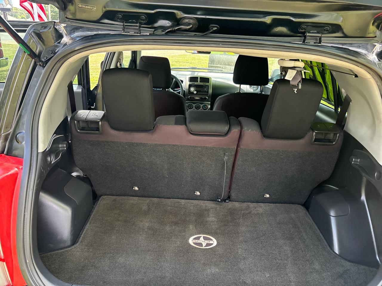 Scion xD 5-Door Hatchback 4-Spd AT 2011