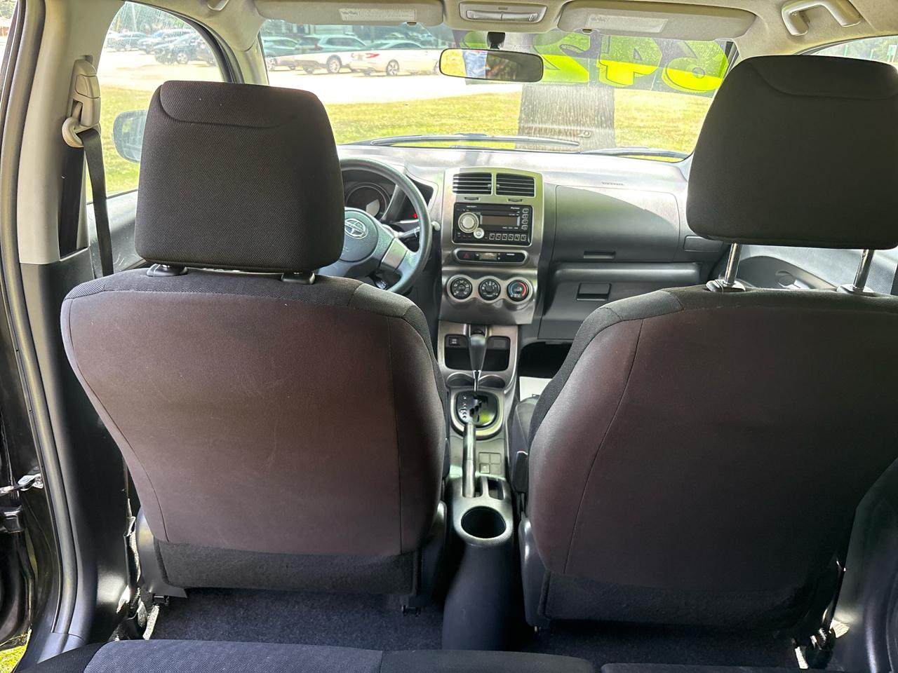 Scion xD 5-Door Hatchback 4-Spd AT 2011