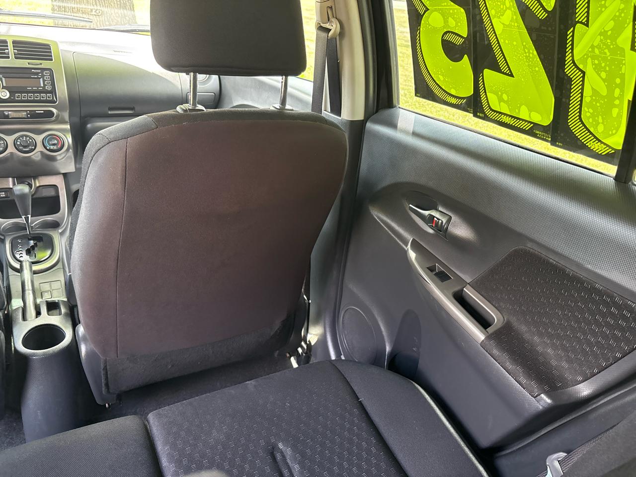 Scion xD 5-Door Hatchback 4-Spd AT 2011