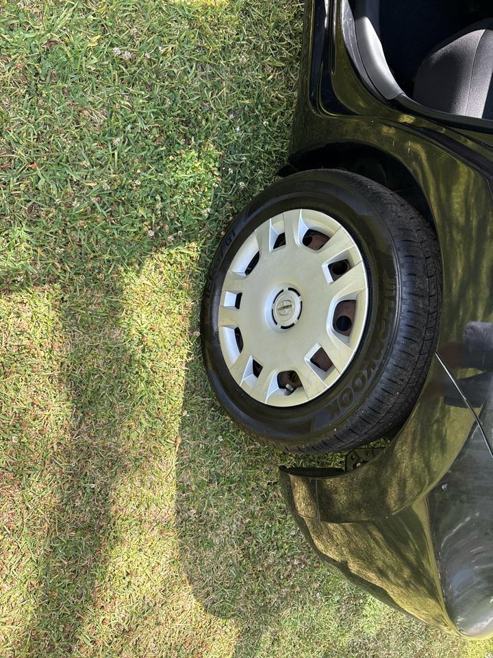 Scion xD 5-Door Hatchback 4-Spd AT 2011