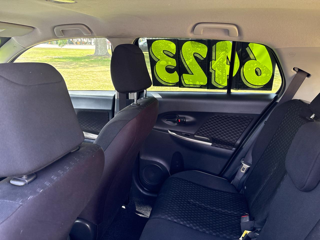 Scion xD 5-Door Hatchback 4-Spd AT 2011