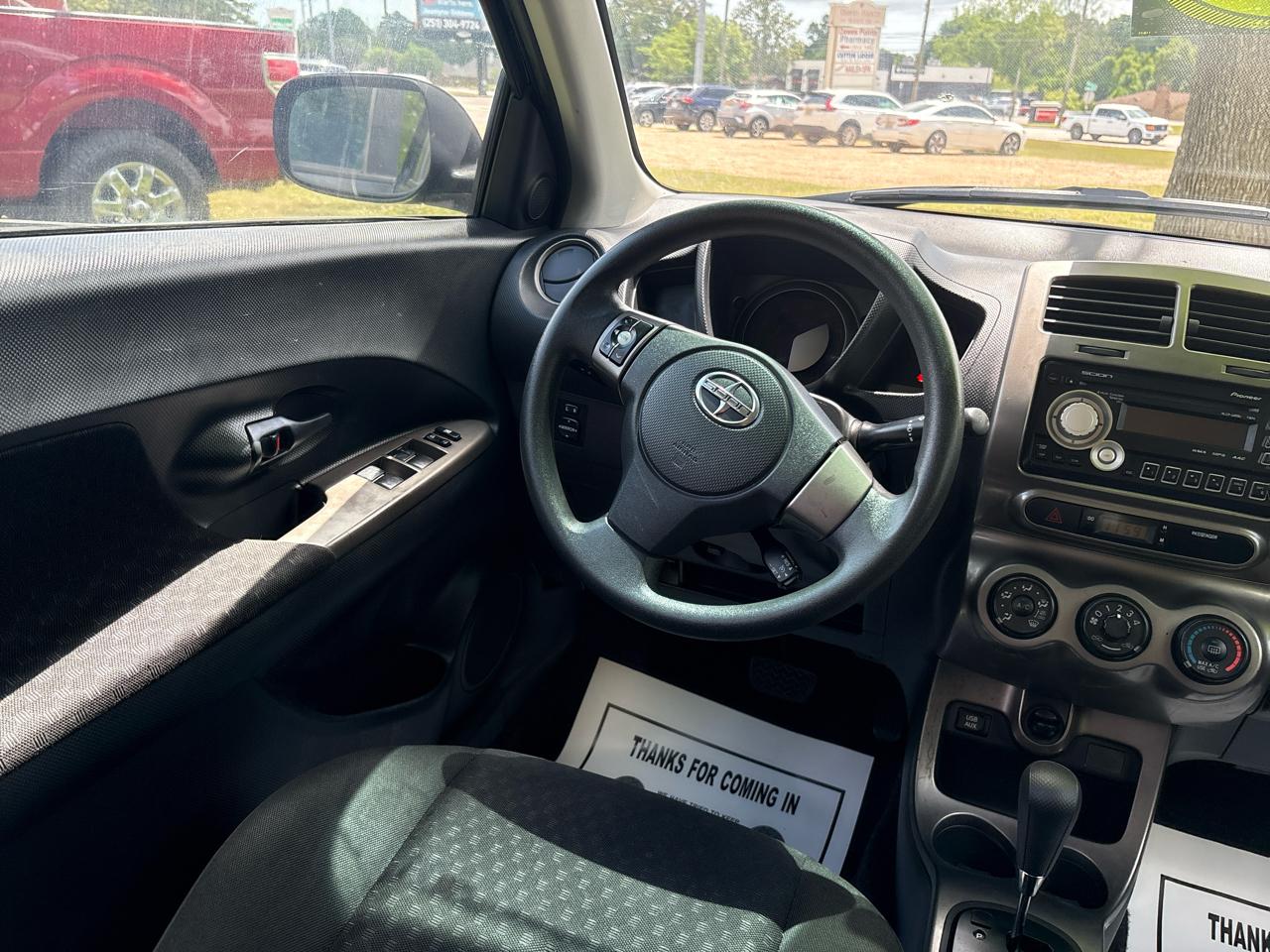 Scion xD 5-Door Hatchback 4-Spd AT 2011