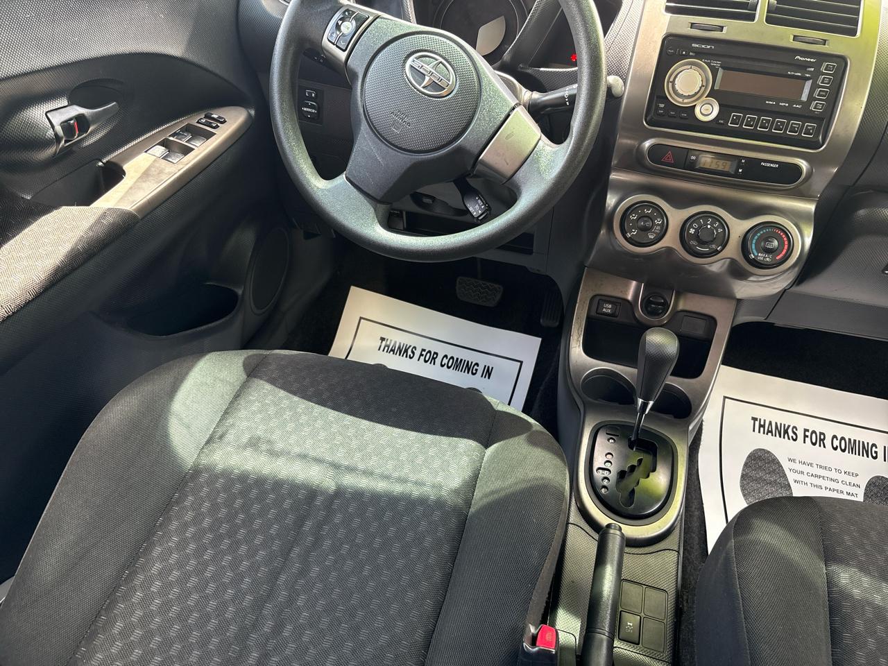 Scion xD 5-Door Hatchback 4-Spd AT 2011