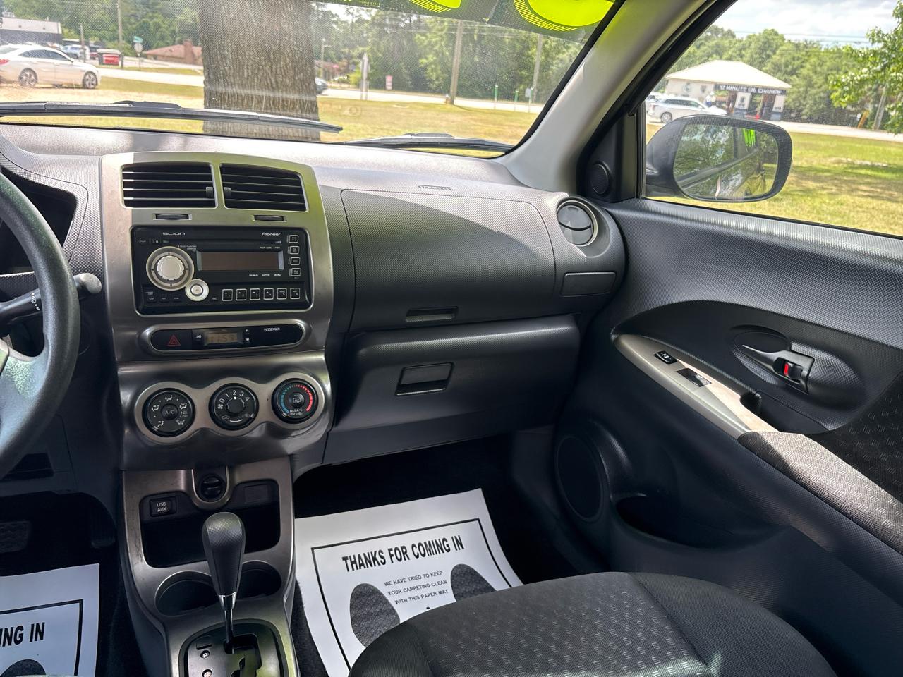 Scion xD 5-Door Hatchback 4-Spd AT 2011