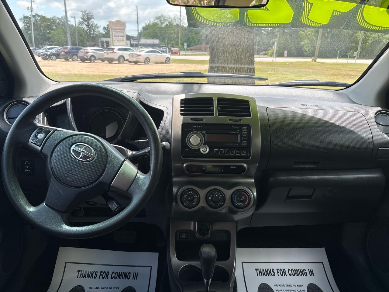 Scion xD 5-Door Hatchback 4-Spd AT 2011