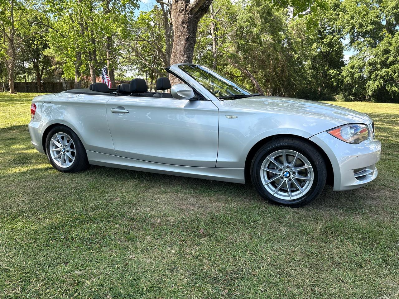 BMW 1-Series 128i Convertible 2011