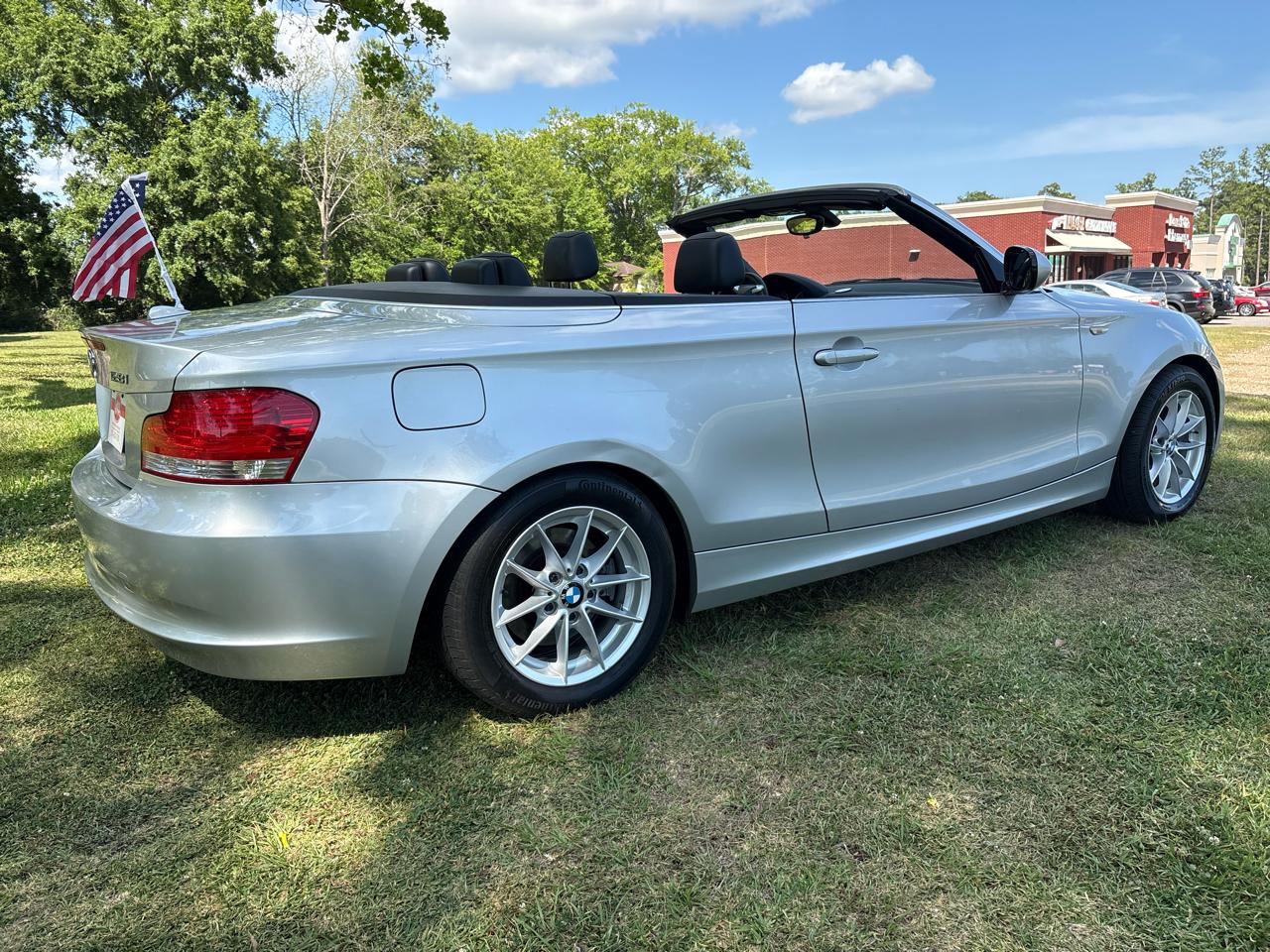 BMW 1-Series 128i Convertible 2011