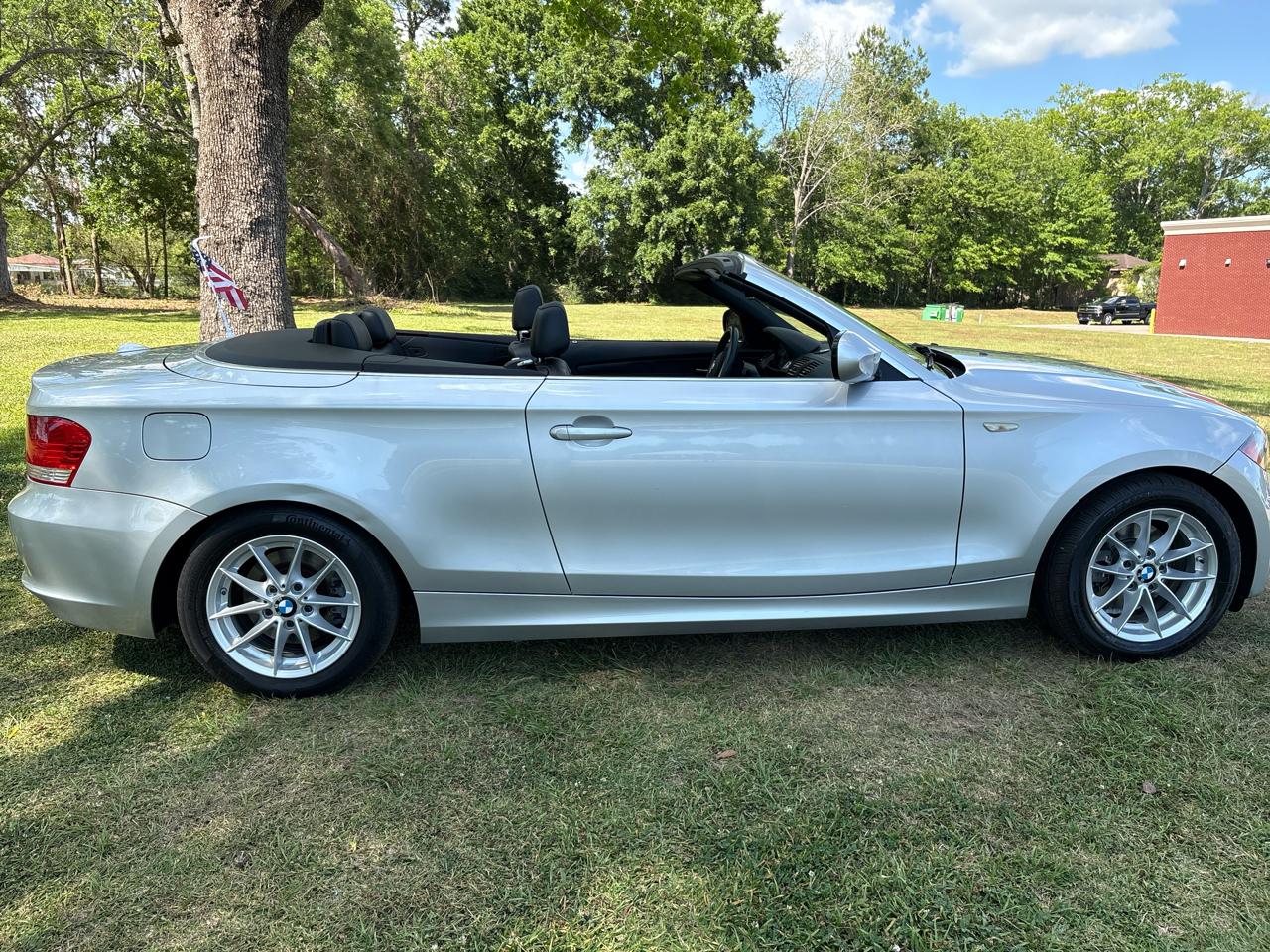 BMW 1-Series 128i Convertible 2011