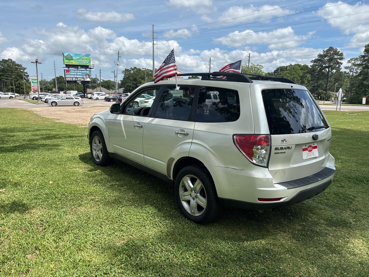 Subaru Forester X Premium 4D SUV 2010