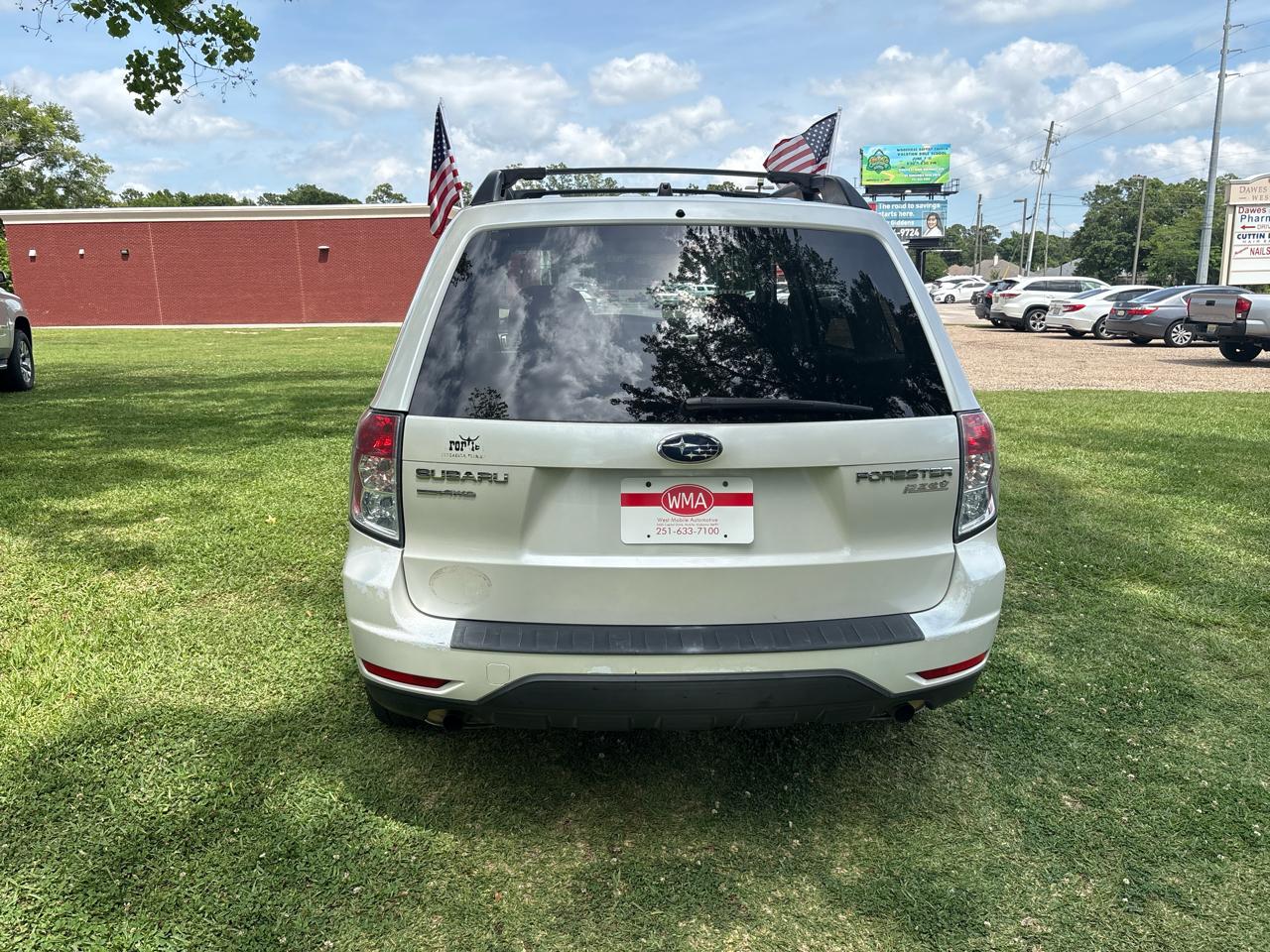 Subaru Forester X Premium 4D SUV 2010
