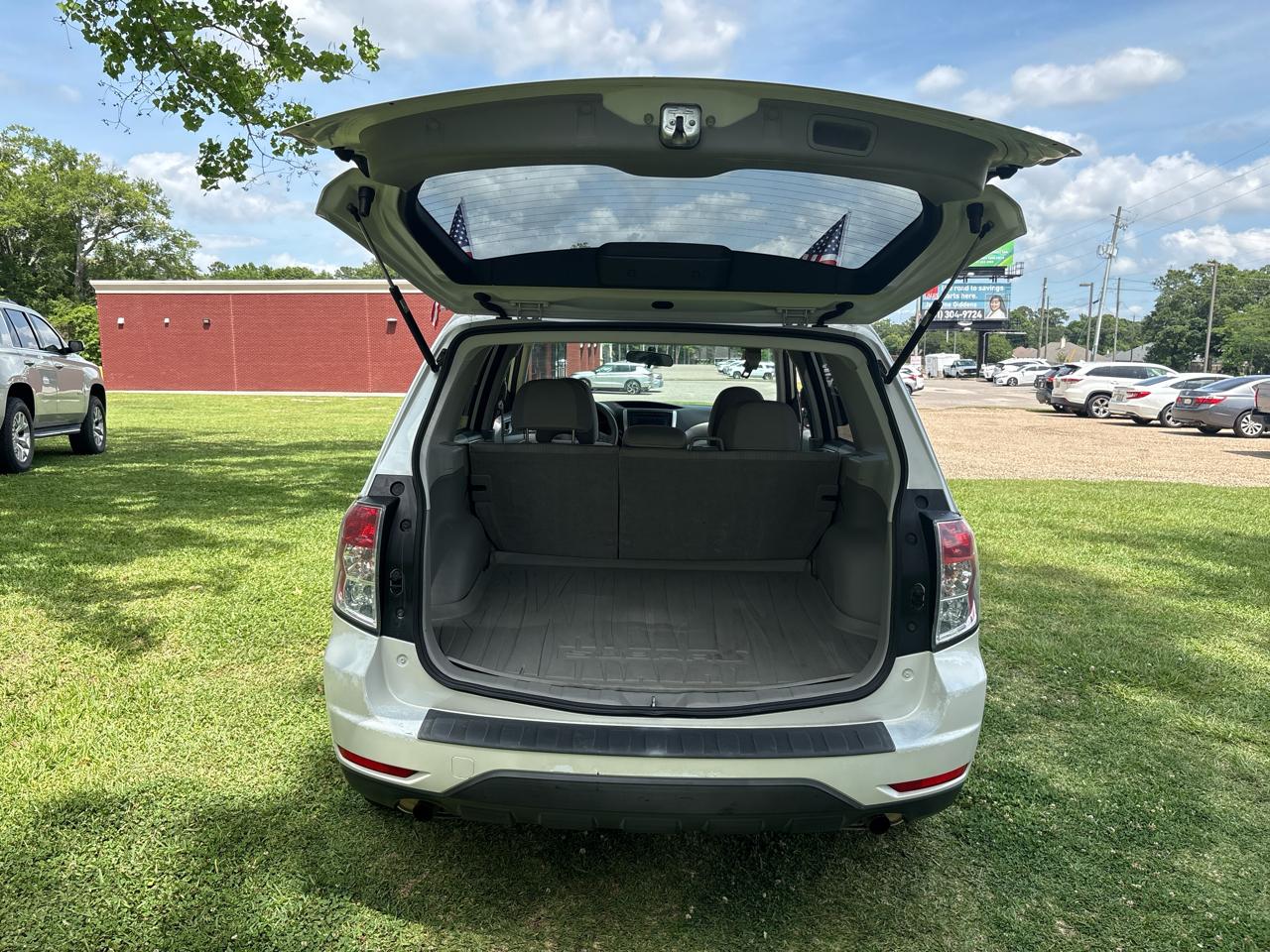 Subaru Forester X Premium 4D SUV 2010