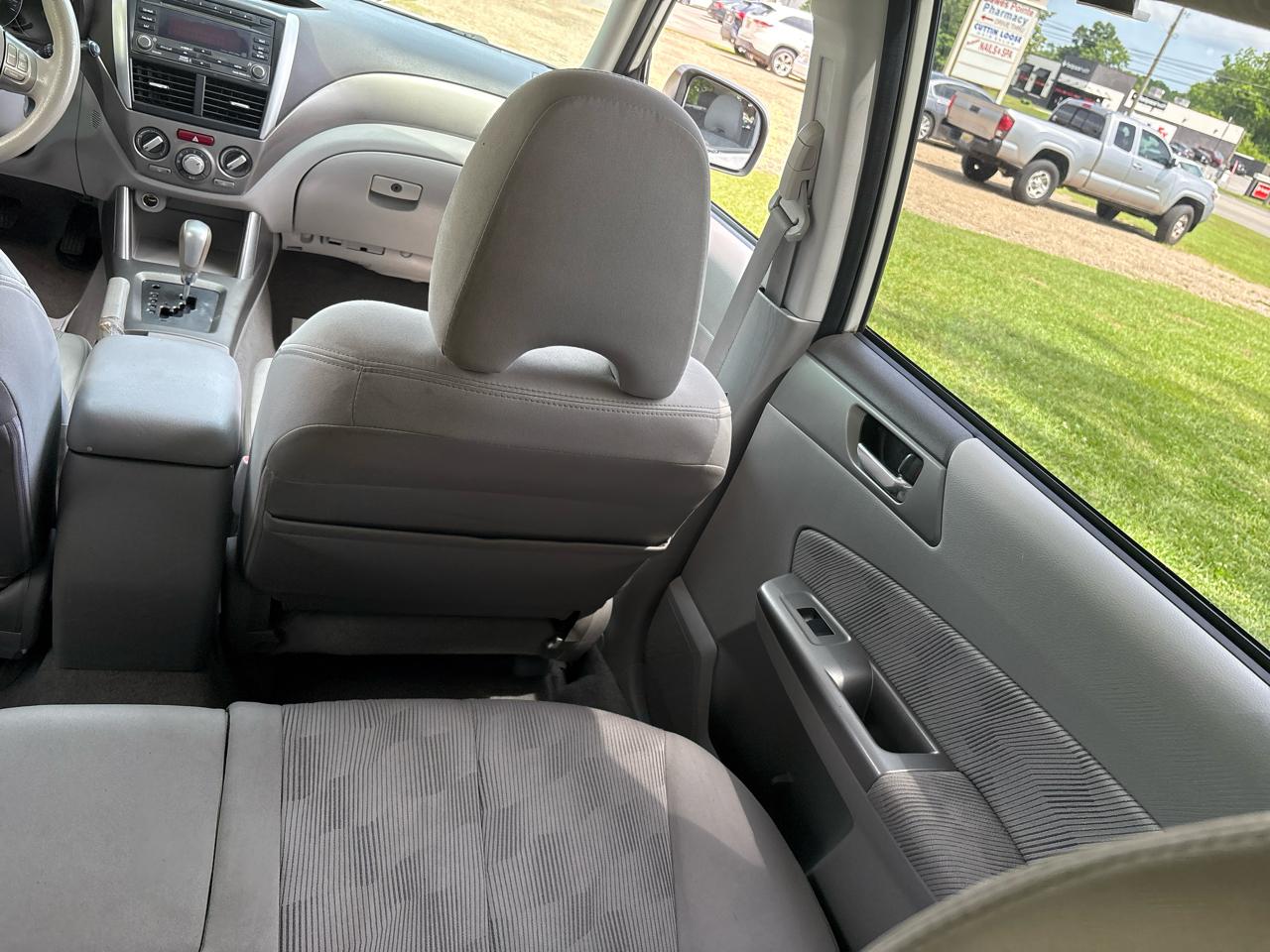 Subaru Forester X Premium 4D SUV 2010