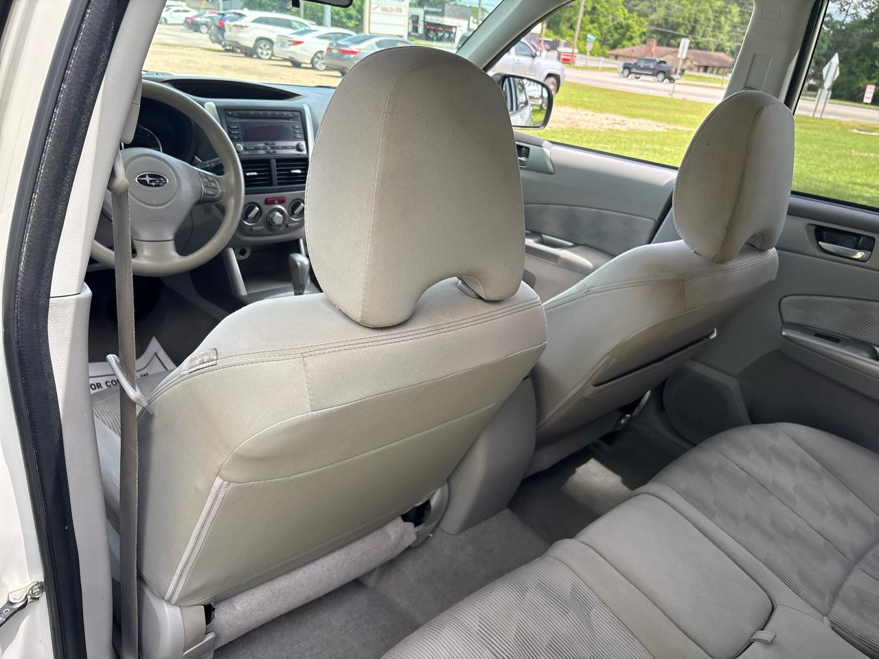 Subaru Forester X Premium 4D SUV 2010
