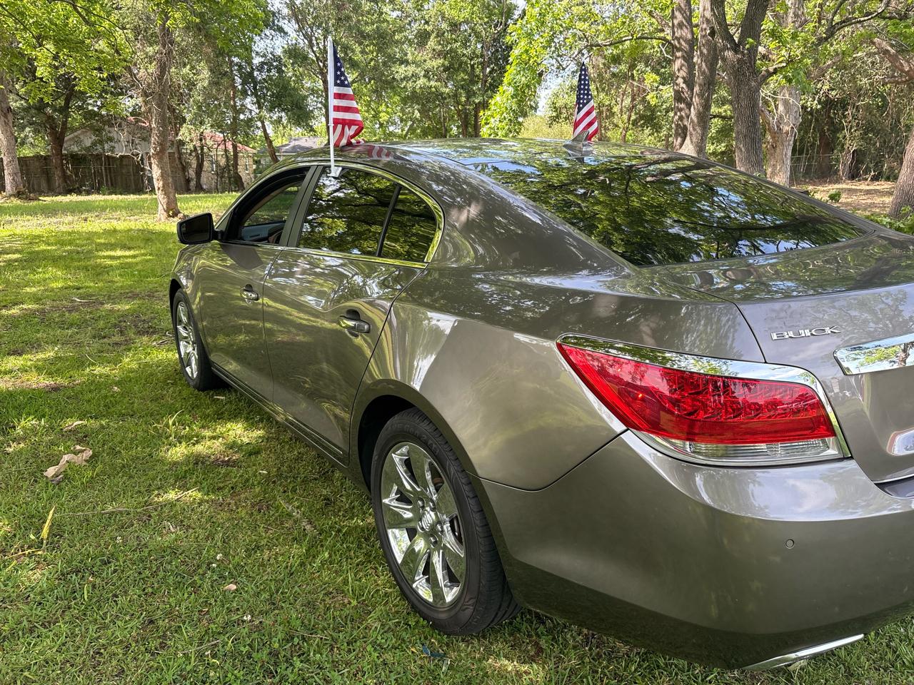Buick Enclave Leather 4D SUV FWD 2012