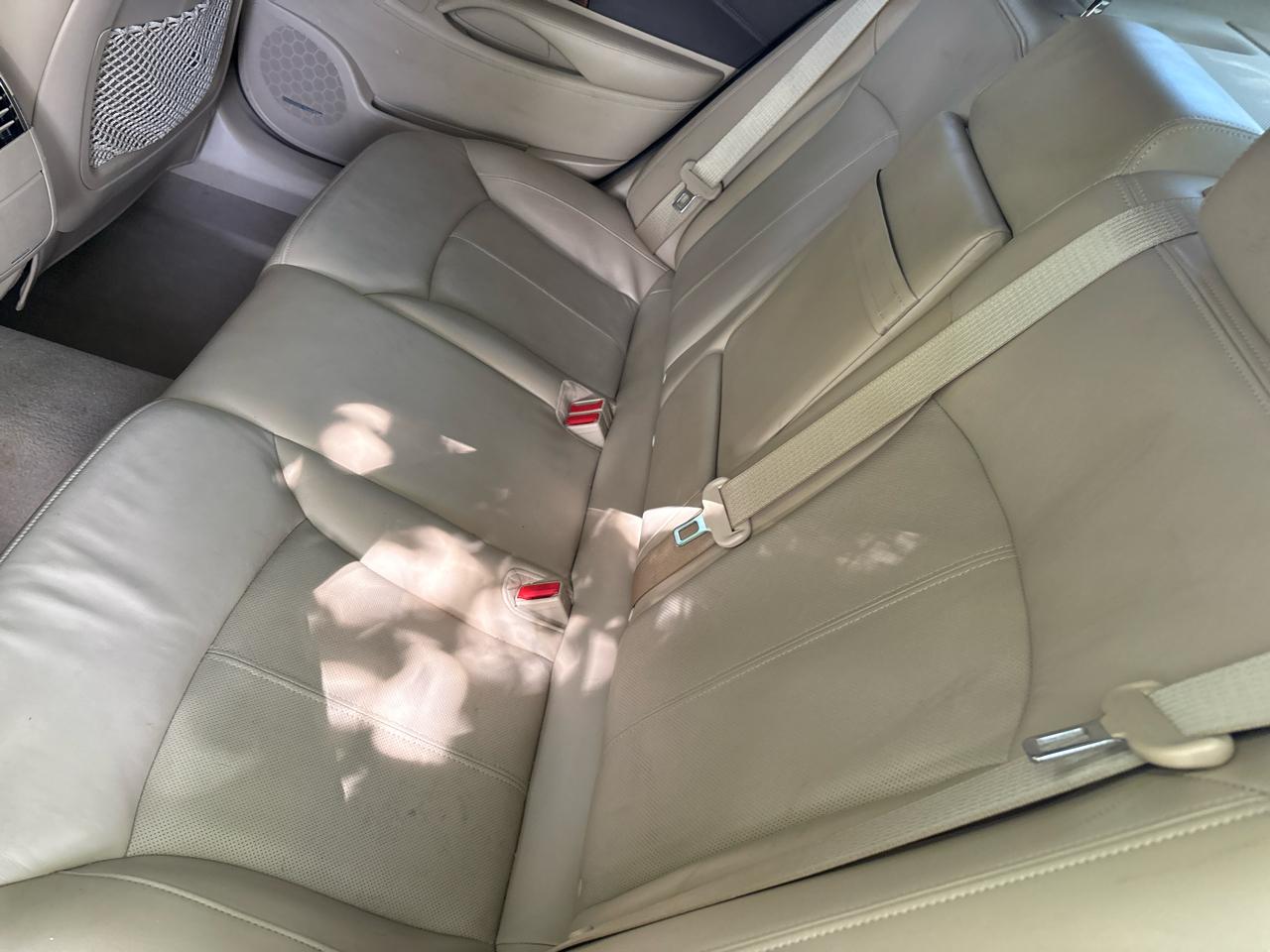Buick Enclave Leather 4D SUV FWD 2012