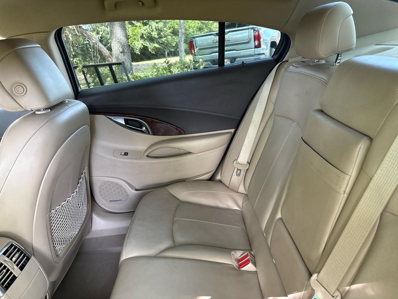 Buick Enclave Leather 4D SUV FWD 2012