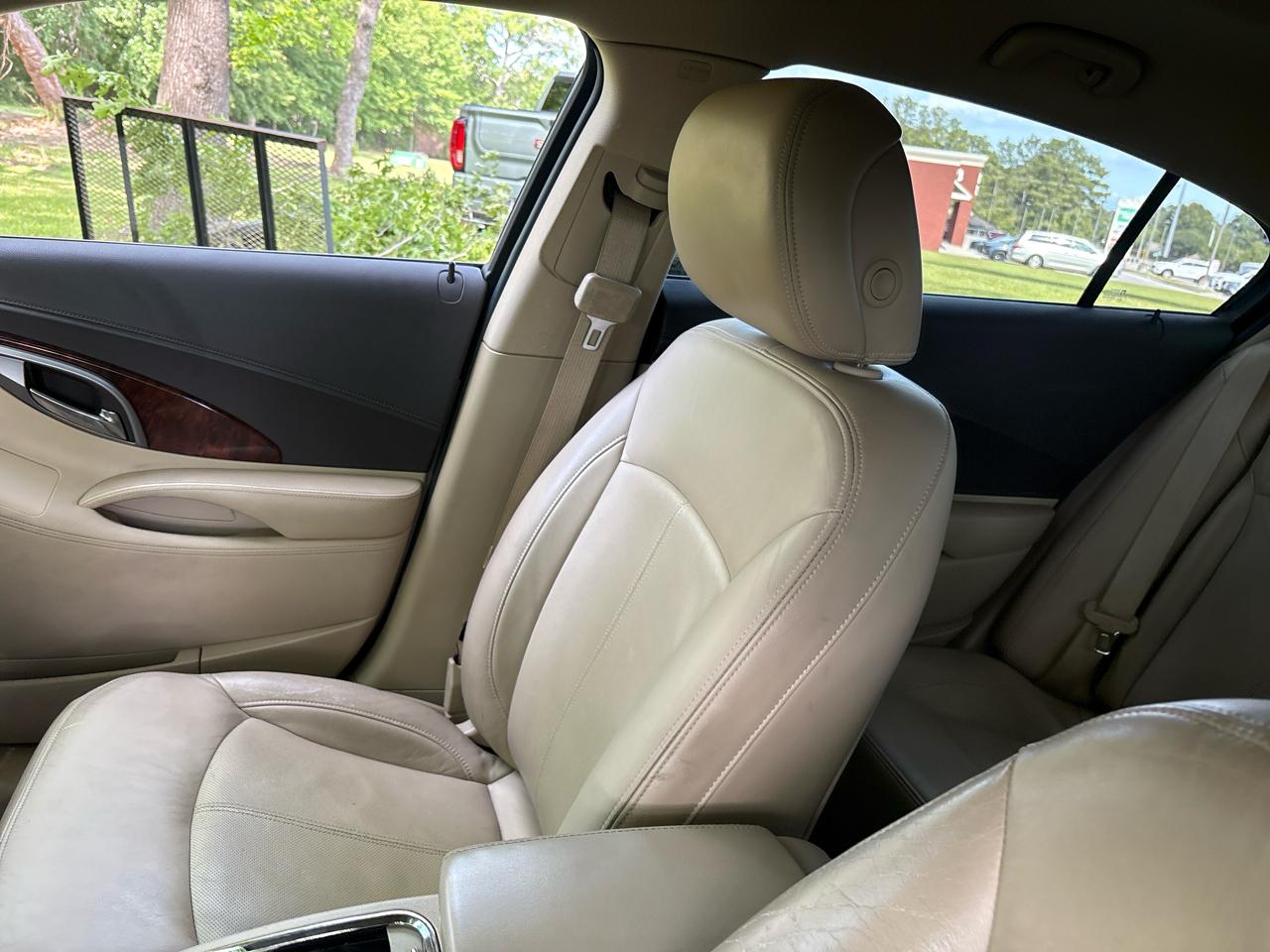 Buick Enclave Leather 4D SUV FWD 2012