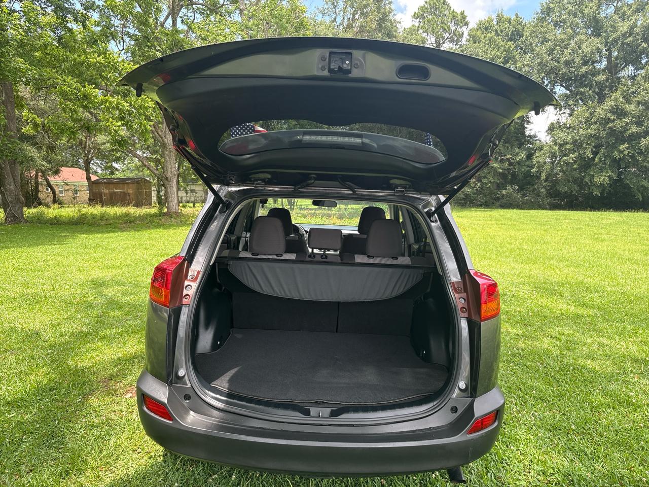 Toyota RAV4 LE FWD 2014