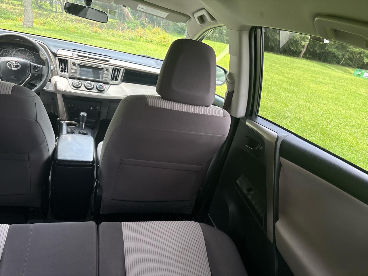 Toyota RAV4 LE FWD 2014