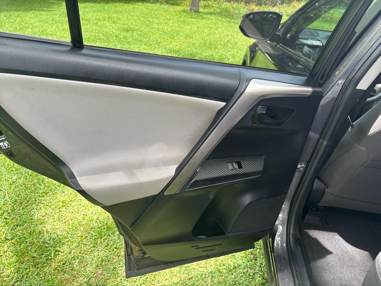 Toyota RAV4 LE FWD 2014
