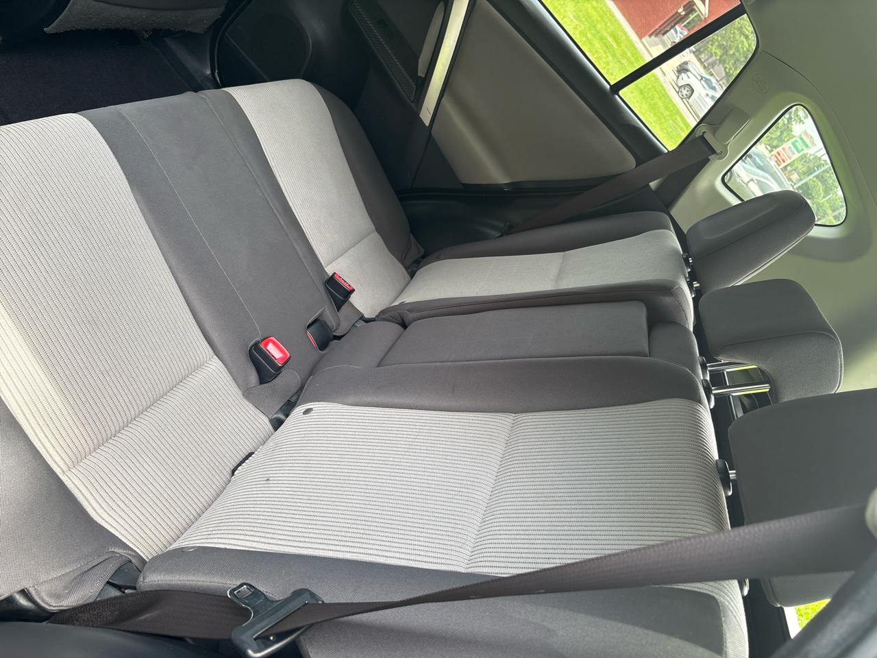 Toyota RAV4 LE FWD 2014