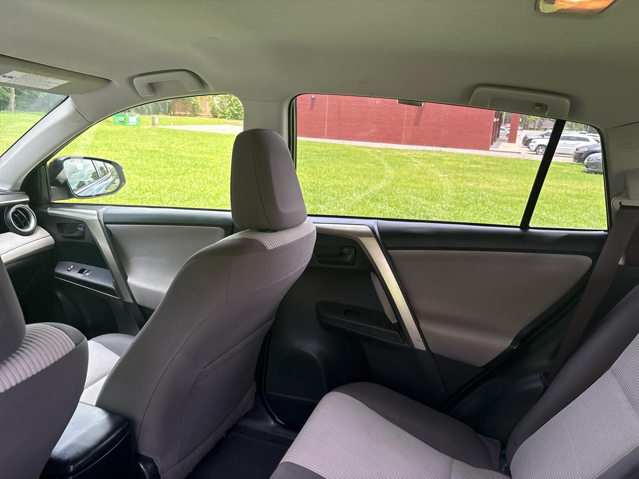 Toyota RAV4 LE FWD 2014