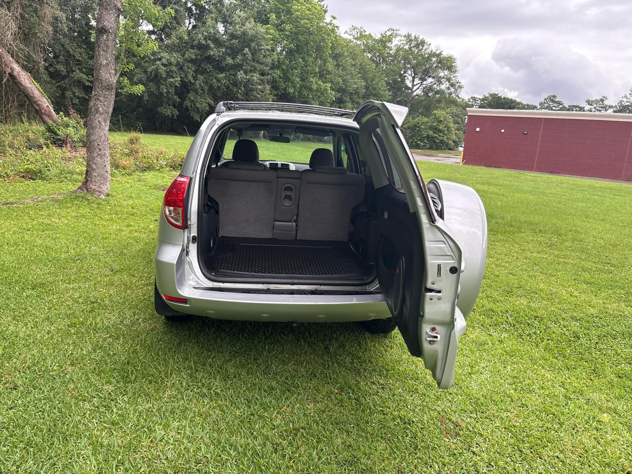 Toyota RAV4 Limited I4 2WD 2007