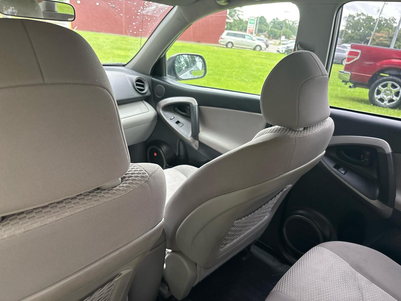 Toyota RAV4 Limited I4 2WD 2007