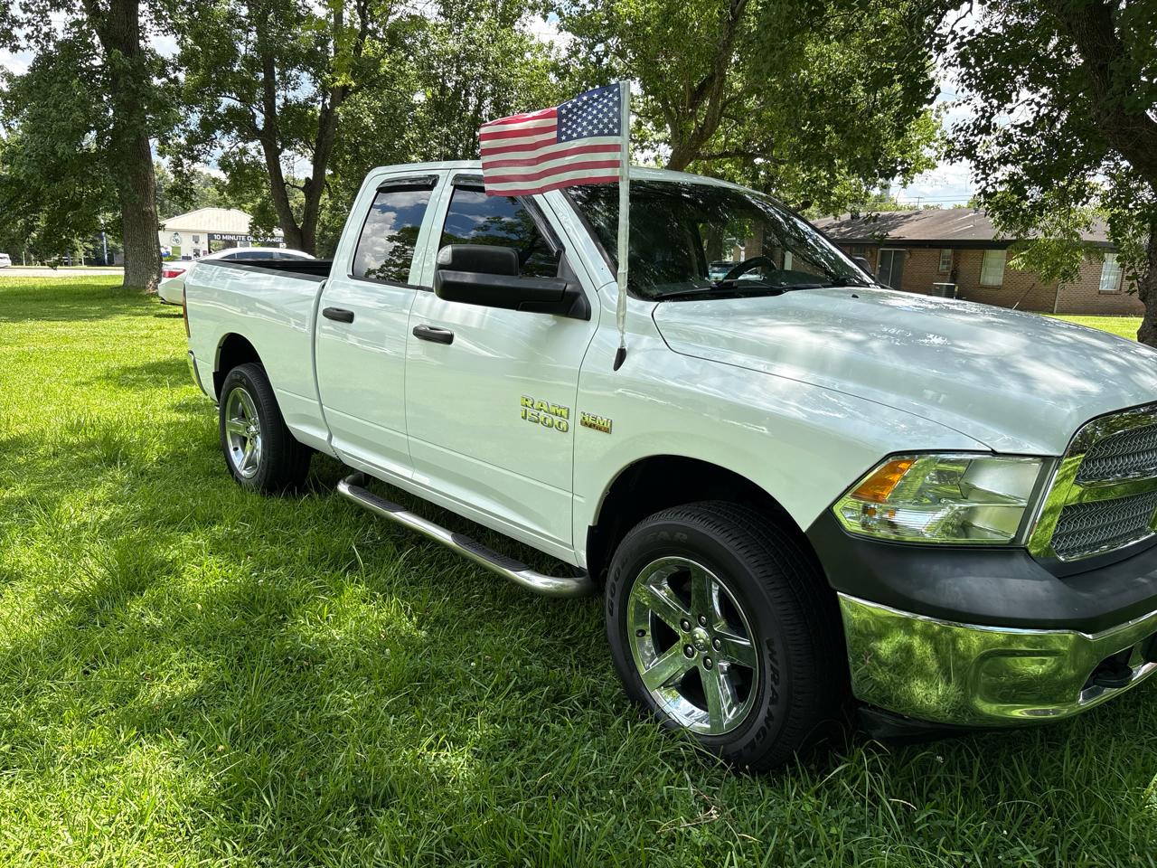 RAM 1500 Tradesman Quad Cab 4WD 2018