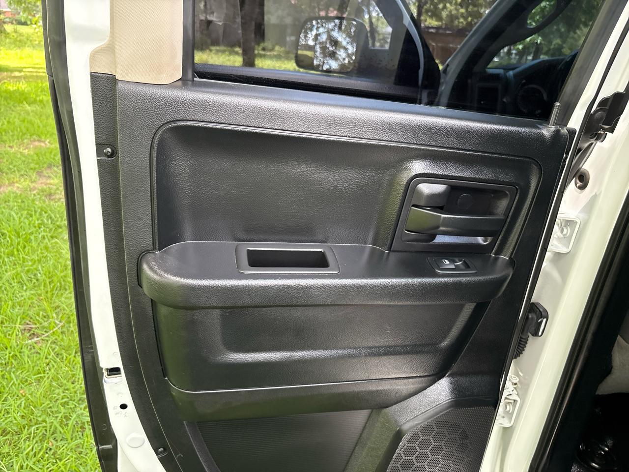 RAM 1500 Tradesman Quad Cab 4WD 2018