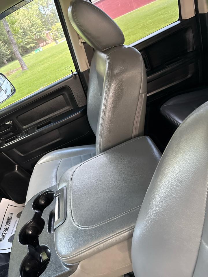 RAM 1500 Tradesman Quad Cab 4WD 2018